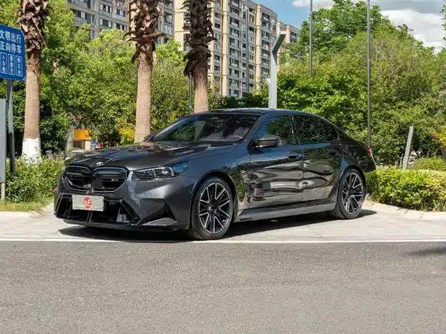 BMW M5 PHEV 2025 M5