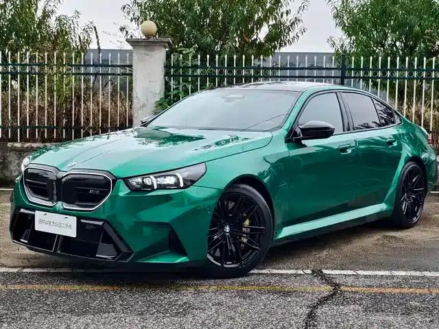 BMW M5 PHEV 2025 M5