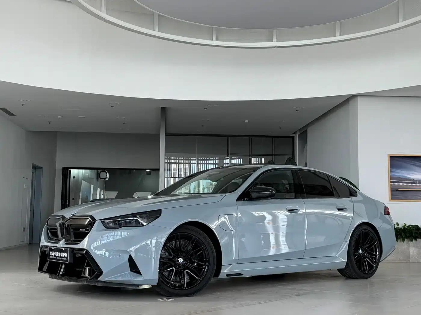 BMW M5 PHEV 2025 M5 — миниатюра 1