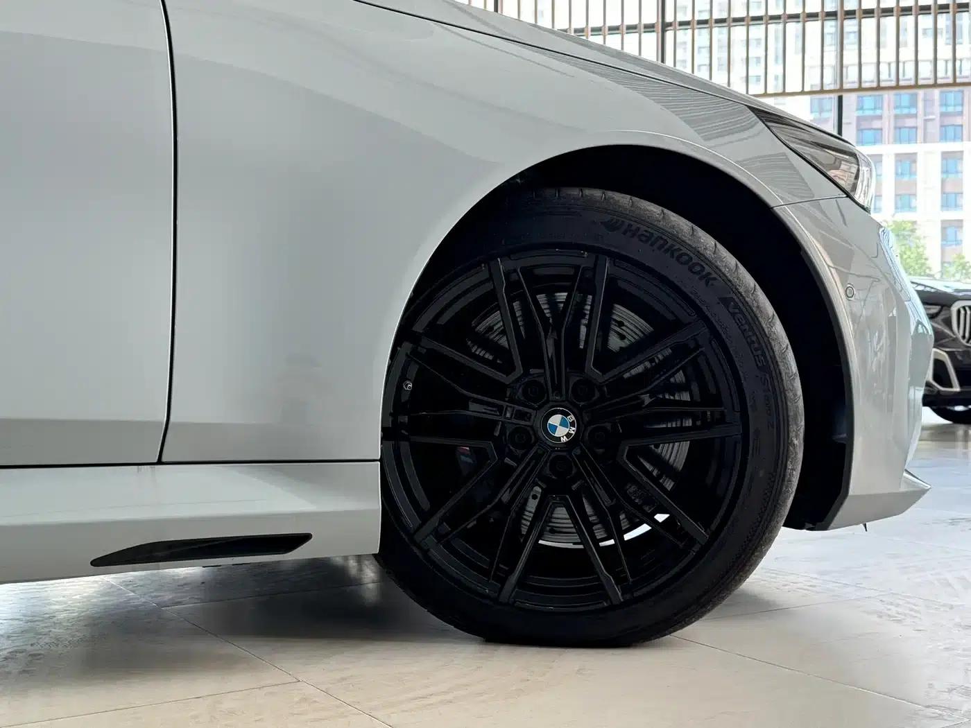BMW M5 PHEV 2025 M5 — миниатюра 3