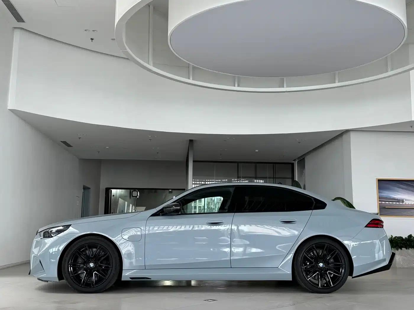 BMW M5 PHEV 2025 M5 — миниатюра 4