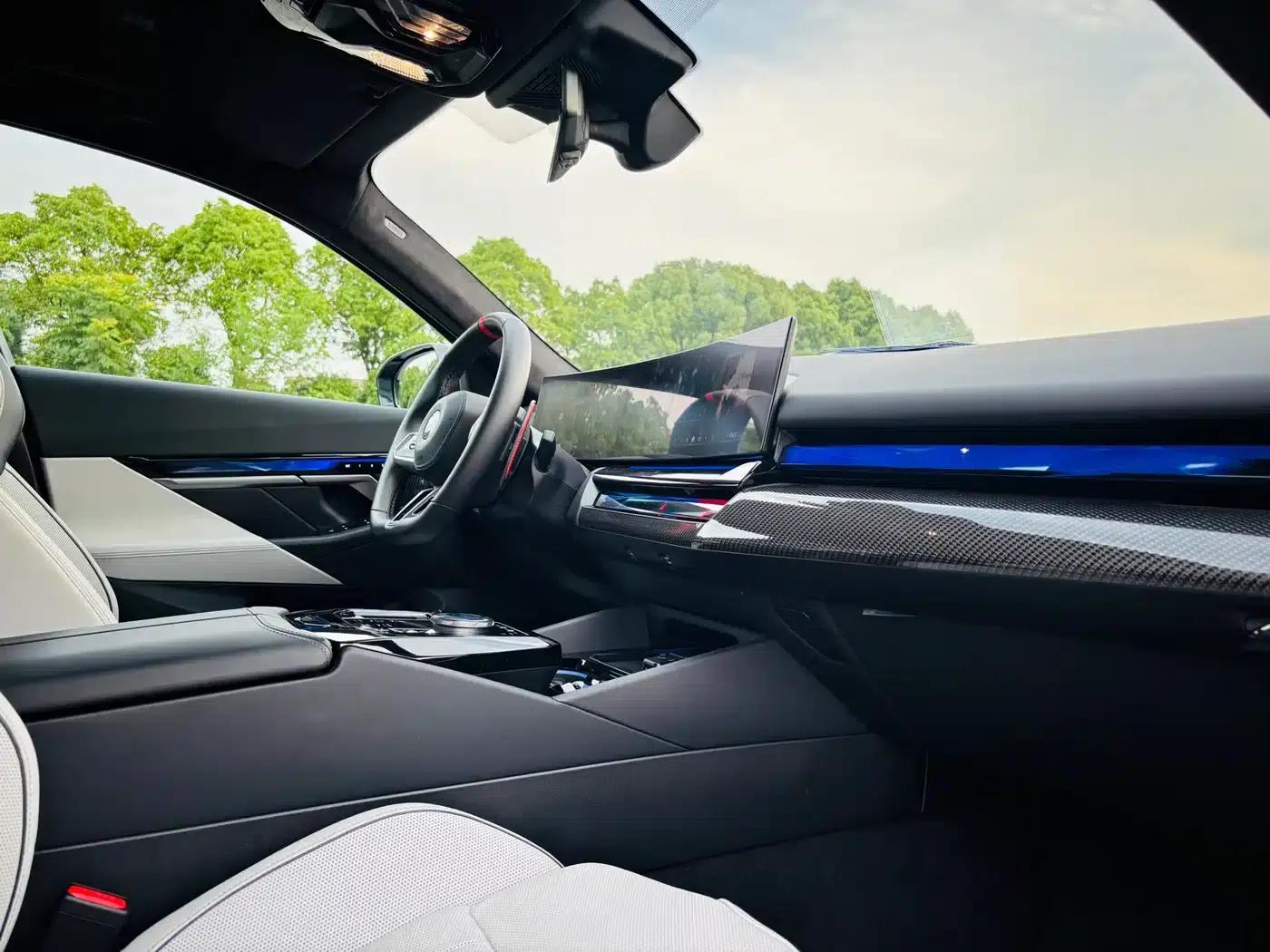 BMW M5 PHEV 2025 M5 — миниатюра 11