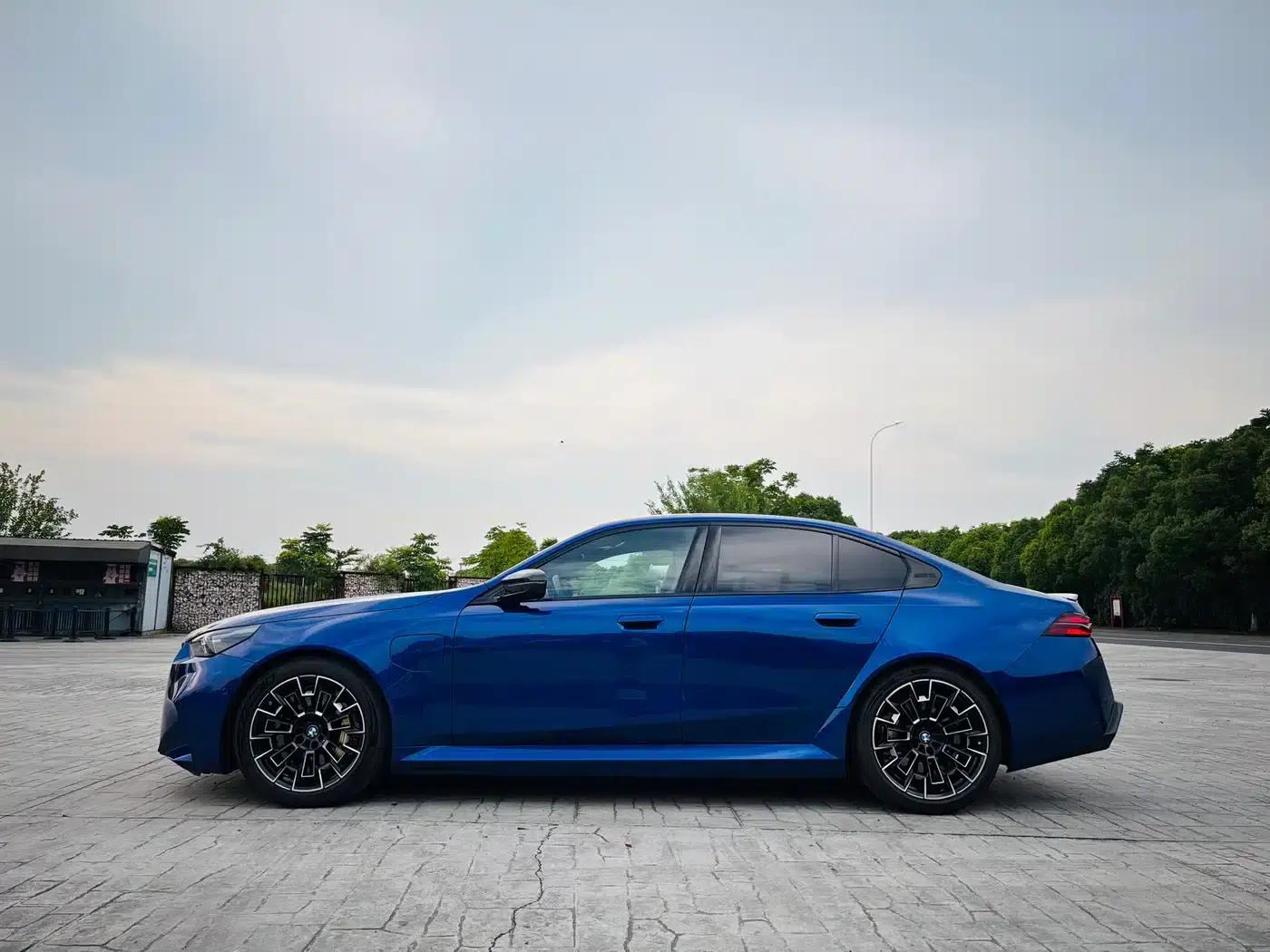BMW M5 PHEV 2025 M5 — миниатюра 4