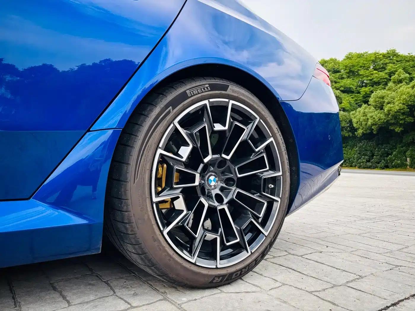 BMW M5 PHEV 2025 M5 — миниатюра 8