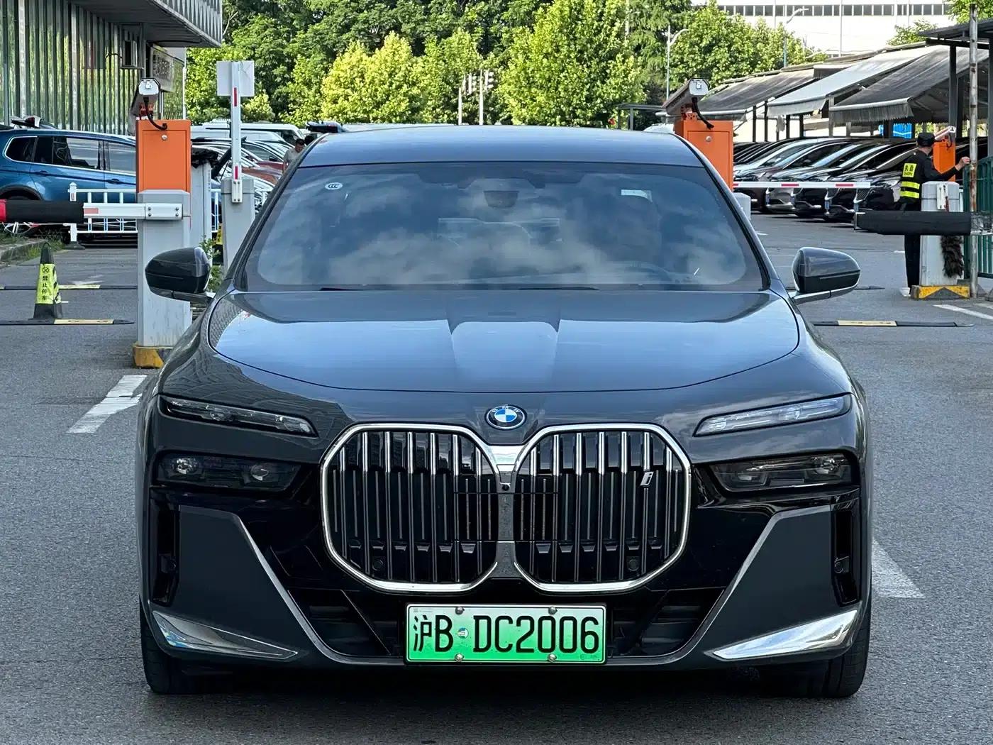 2023 BMW i7 xDrive60L M Sport Package — миниатюра 2