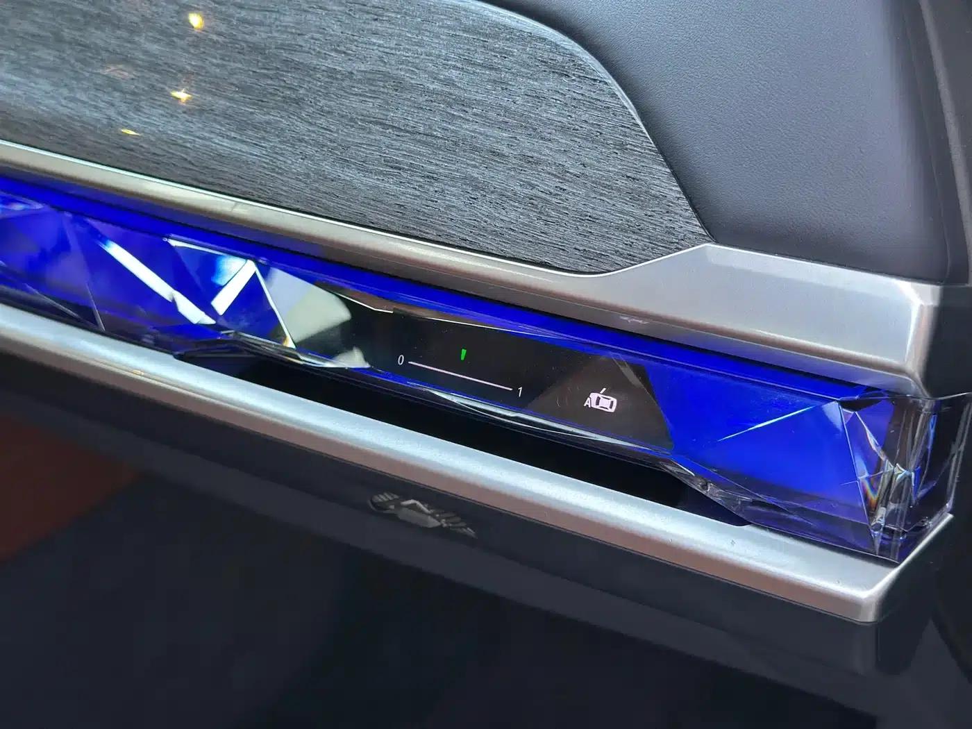 2023 BMW i7 xDrive60L M Sport Package — миниатюра 20