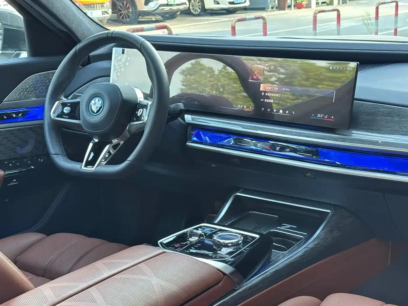 2023 BMW i7 xDrive60L M Sport Package — миниатюра 21
