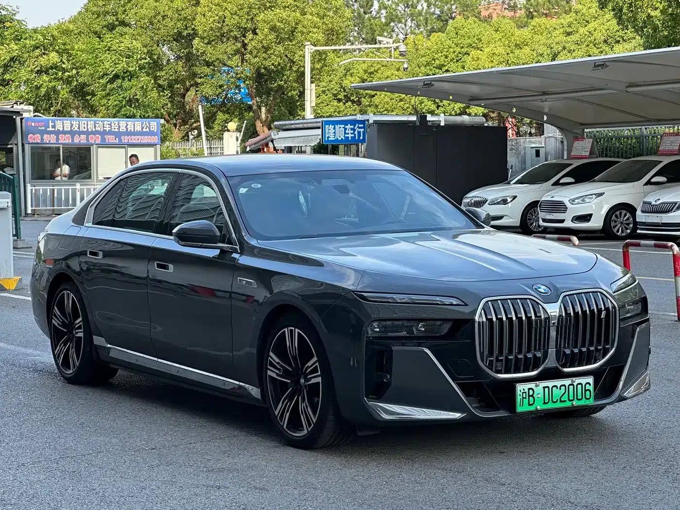 2023 BMW i7 xDrive60L M Sport Package — миниатюра 22