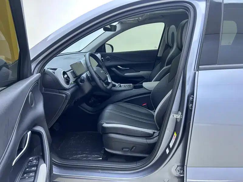 Hiace 05DM 2025 Smart Driving Edition DM-i 115KM Deluxe — миниатюра 17