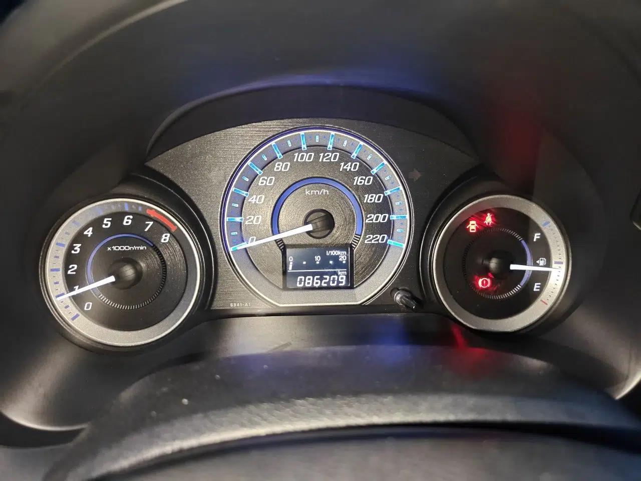 Honda City Classic 2012 1.5L manual Elite Edition — миниатюра 11
