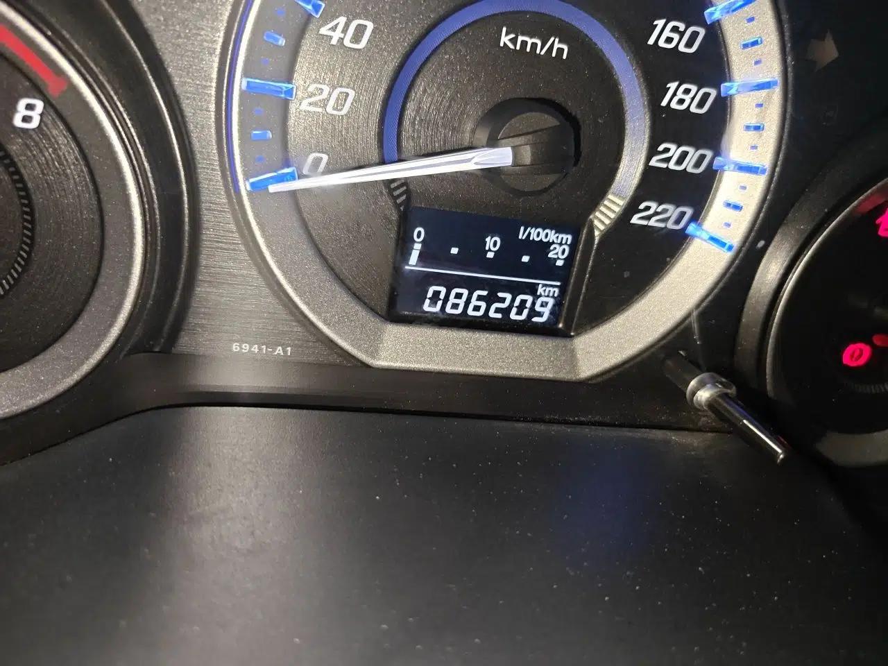 Honda City Classic 2012 1.5L manual Elite Edition — миниатюра 12