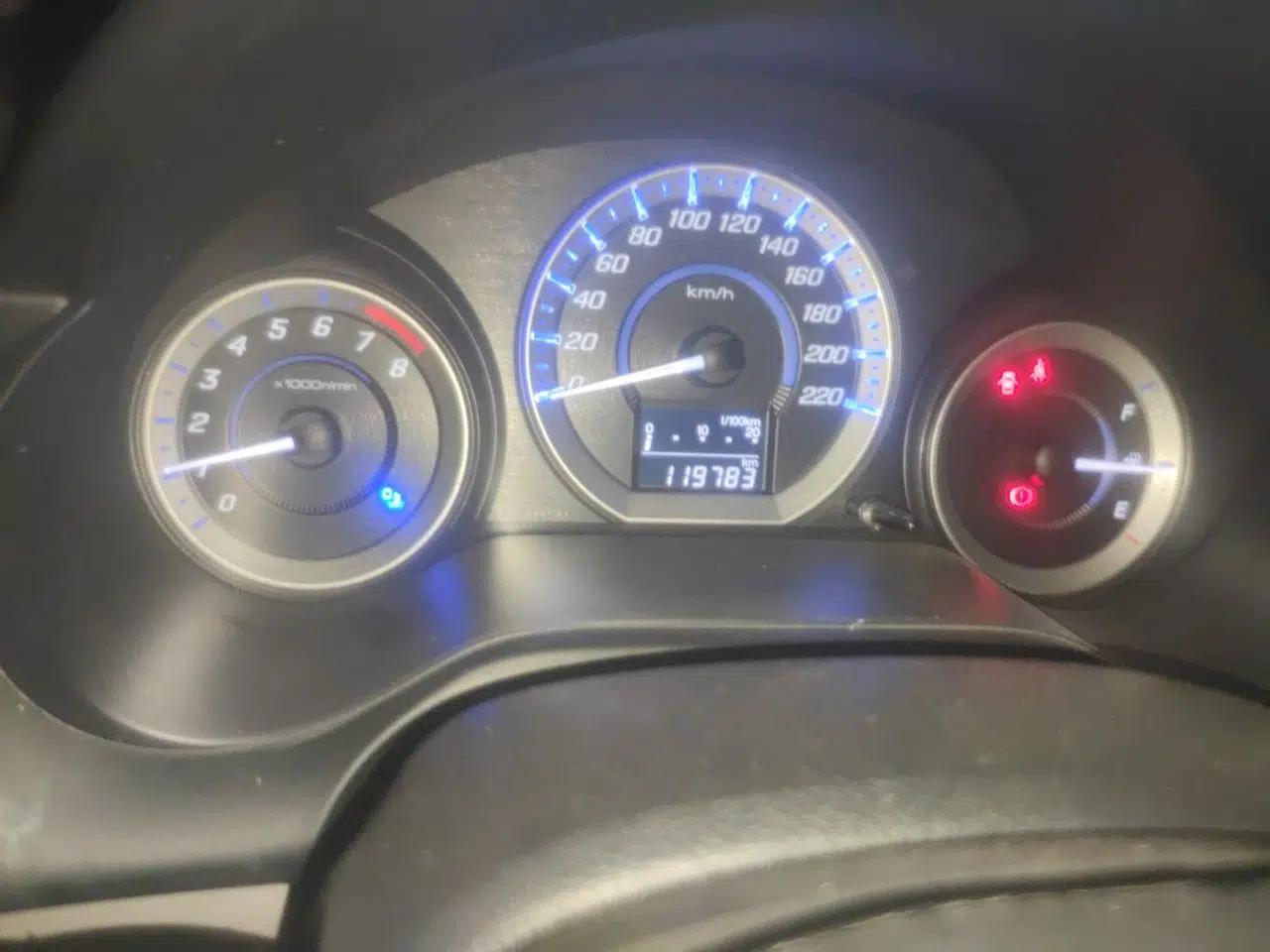 Honda City Classic 2012 1.5L manual Elite Edition — миниатюра 12