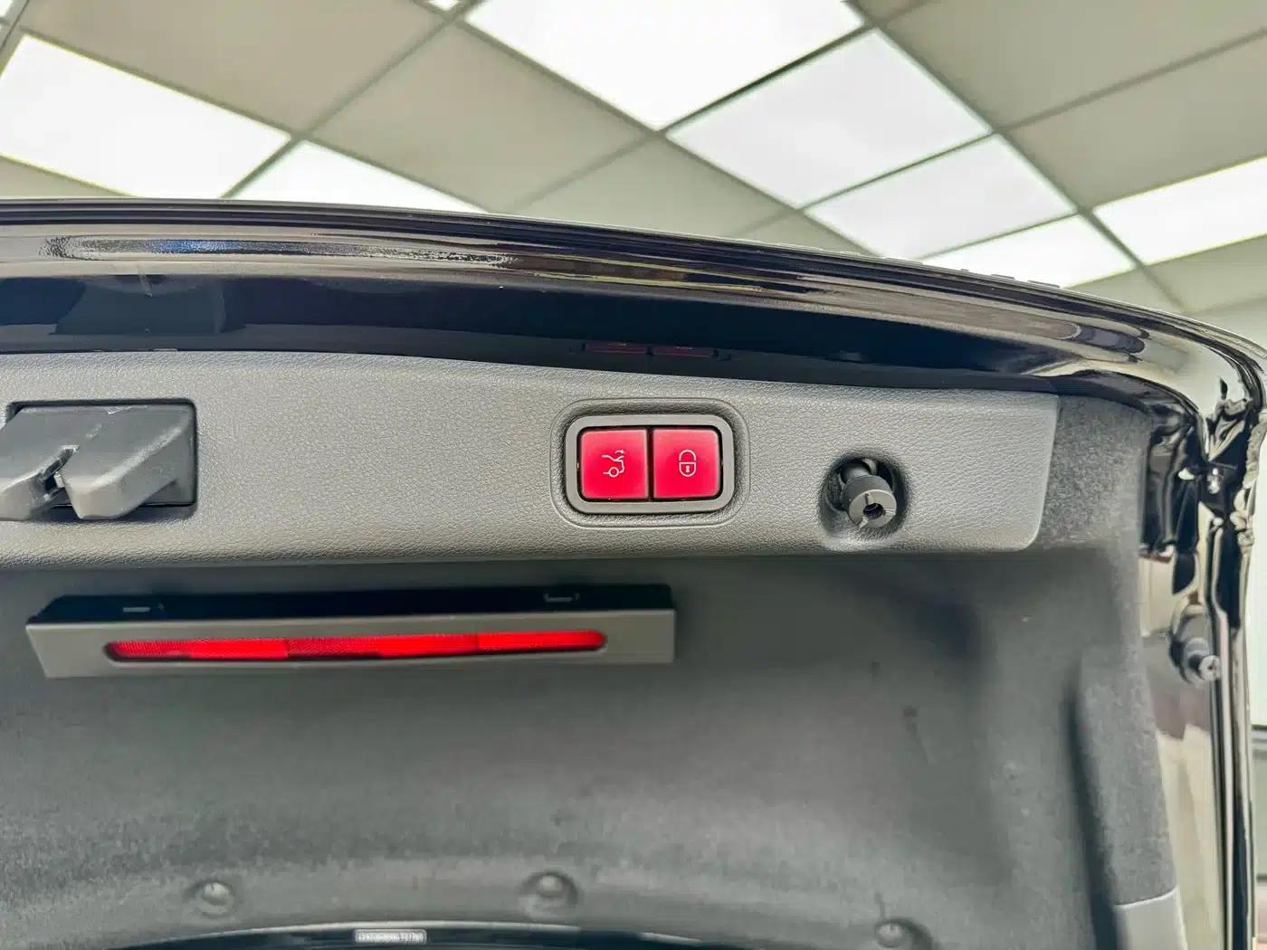 Mercedes-Benz E-Class 2022 Facelift E 300 L Luxury — миниатюра 22
