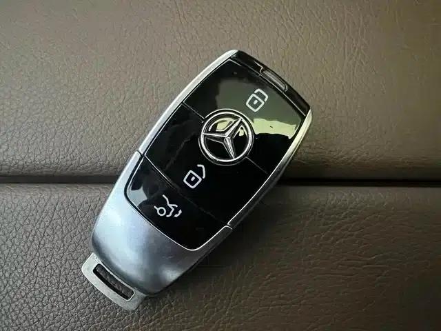 Mercedes-Benz E-Class 2022 Facelift E 300 L Luxury — миниатюра 13