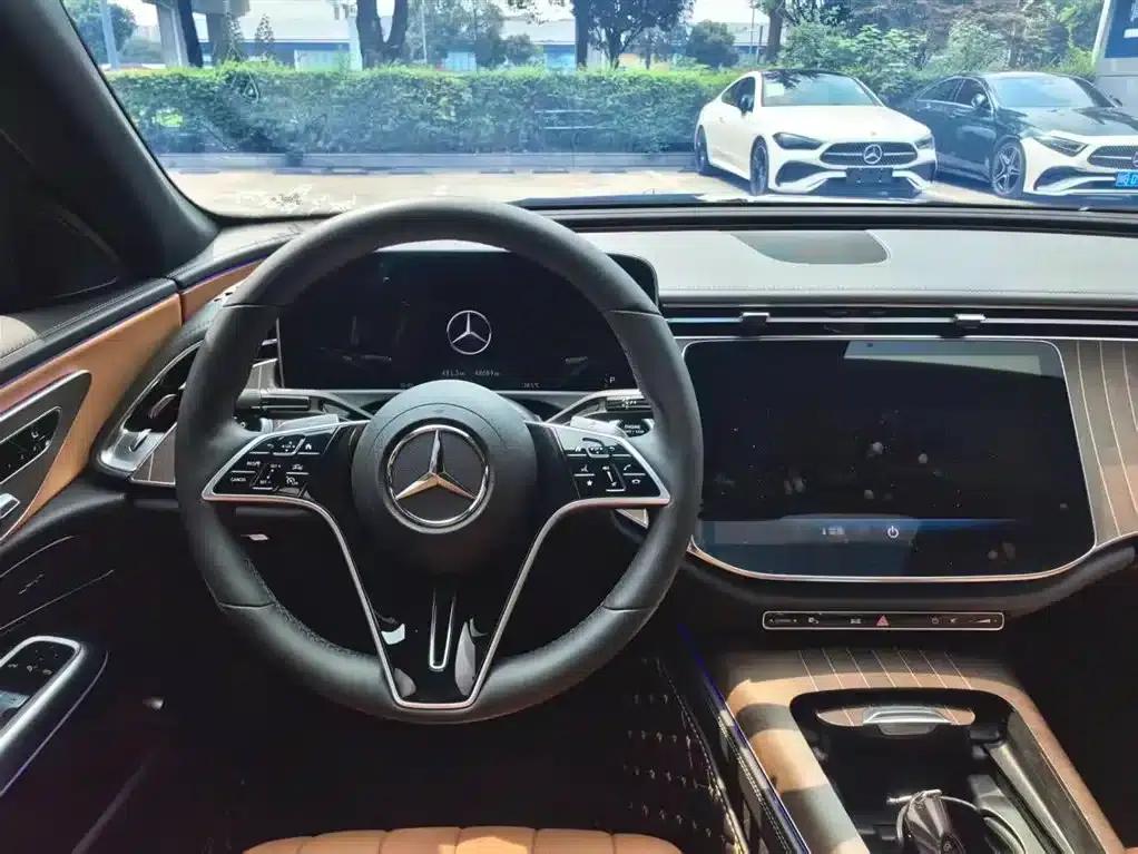 Mercedes-Benz E-Class 2024 E 300 L Fashion Edition — миниатюра 11