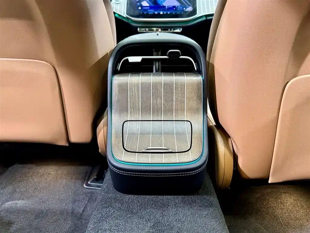 Mercedes-Benz E-Class 2025 Facelift E 300 L Fashion Model — миниатюра 21