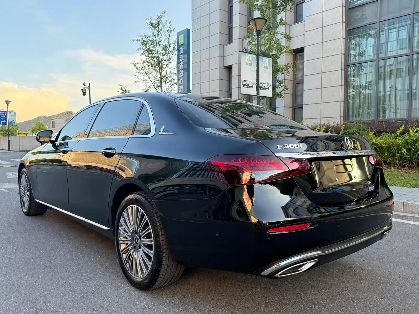 Mercedes-Benz E-Class 2023 E 300 L Fashion Edition — миниатюра 16