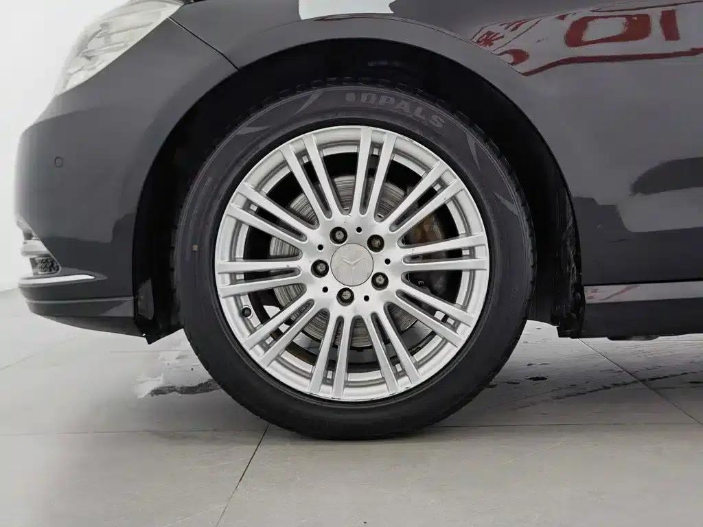 2013 Mercedes-Benz E-Class E 260 L CGI Elegance — миниатюра 17