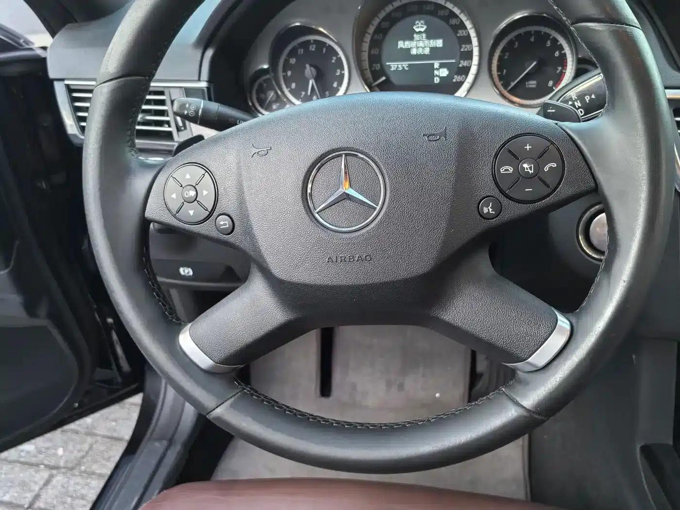 Mercedes-Benz E-Class 2010 E 300 L Fashion Edition — миниатюра 14