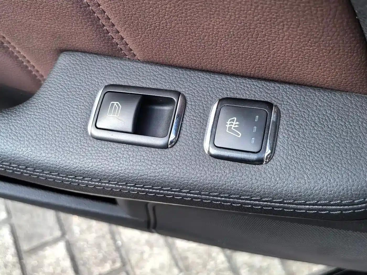 Mercedes-Benz E-Class 2010 E 300 L Fashion Edition — миниатюра 20