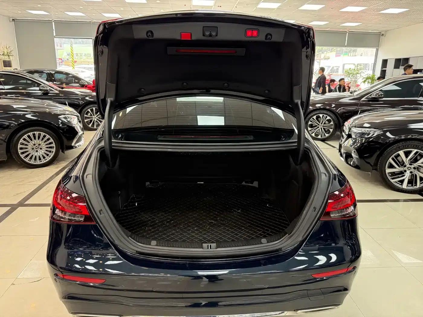 Mercedes-Benz E-Class 2022 E 300 L Sport Style — миниатюра 18