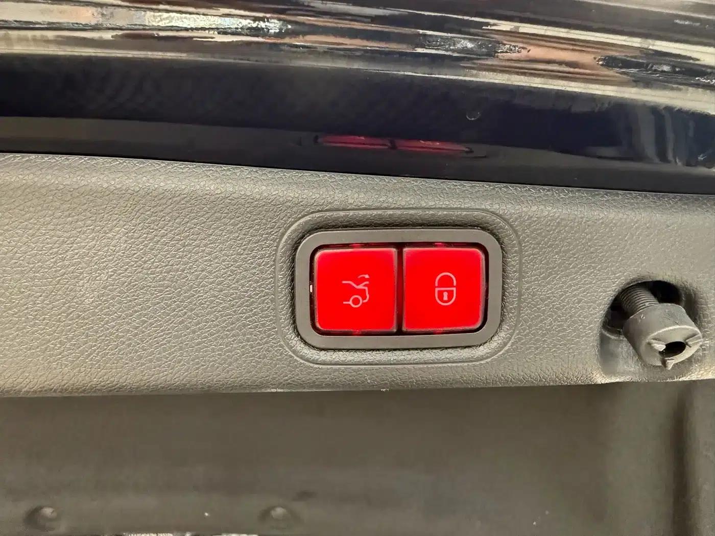 Mercedes-Benz E-Class 2022 E 300 L Sport Style — миниатюра 19