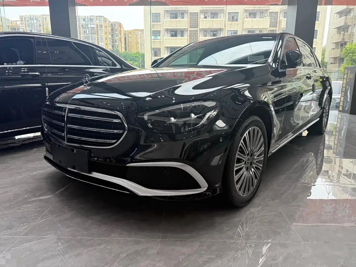 2022 Mercedes-Benz E-Class E 300 L Luxury — миниатюра 1