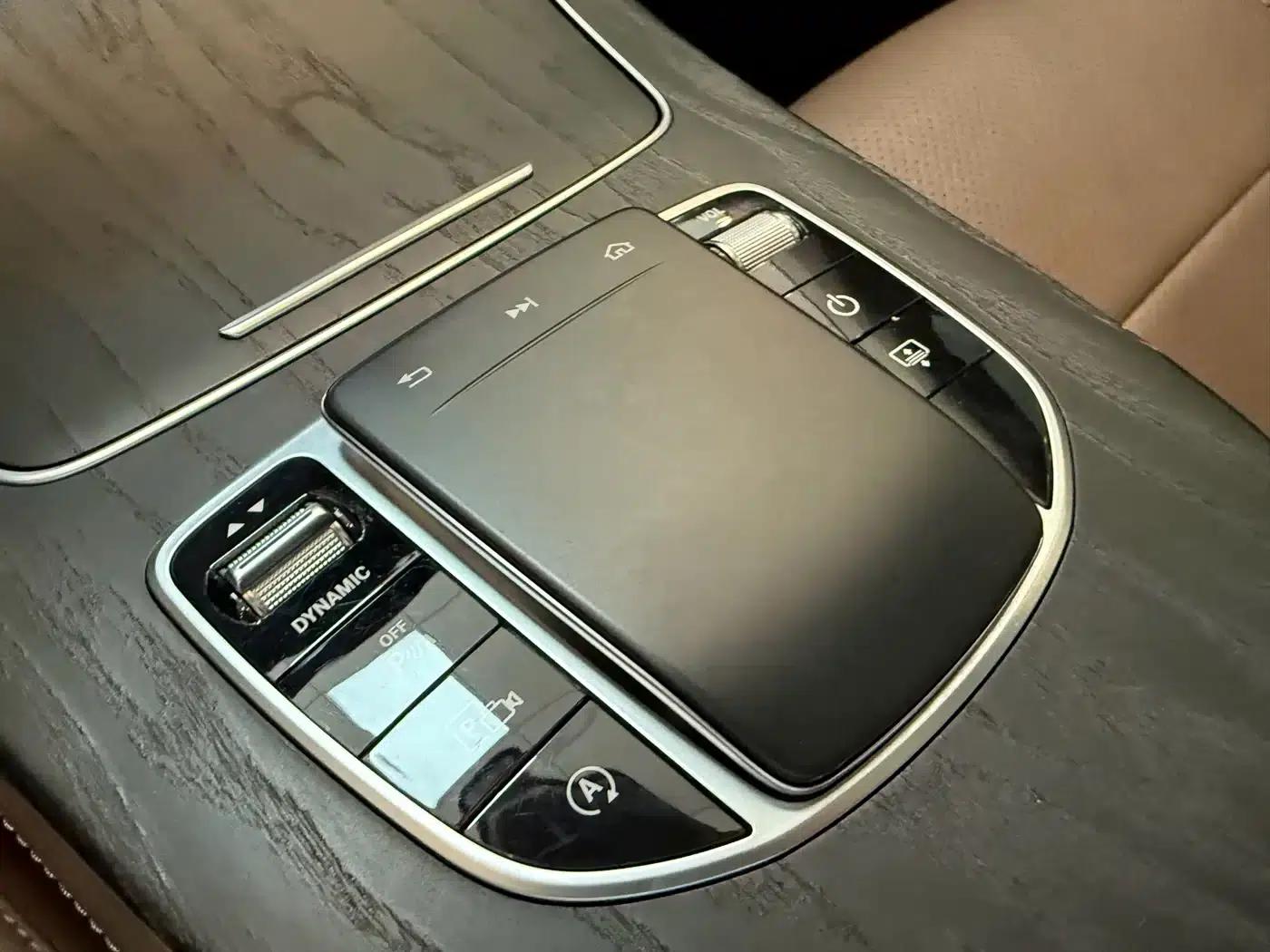 Mercedes-Benz E-Class 2020 Facelift E 300 L Sport Special Edition — миниатюра 8