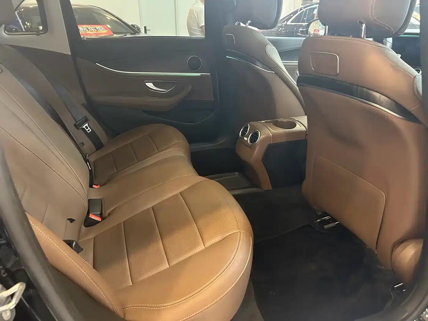 2016 Mercedes-Benz E-Class E 300 L Sport Luxury — миниатюра 15