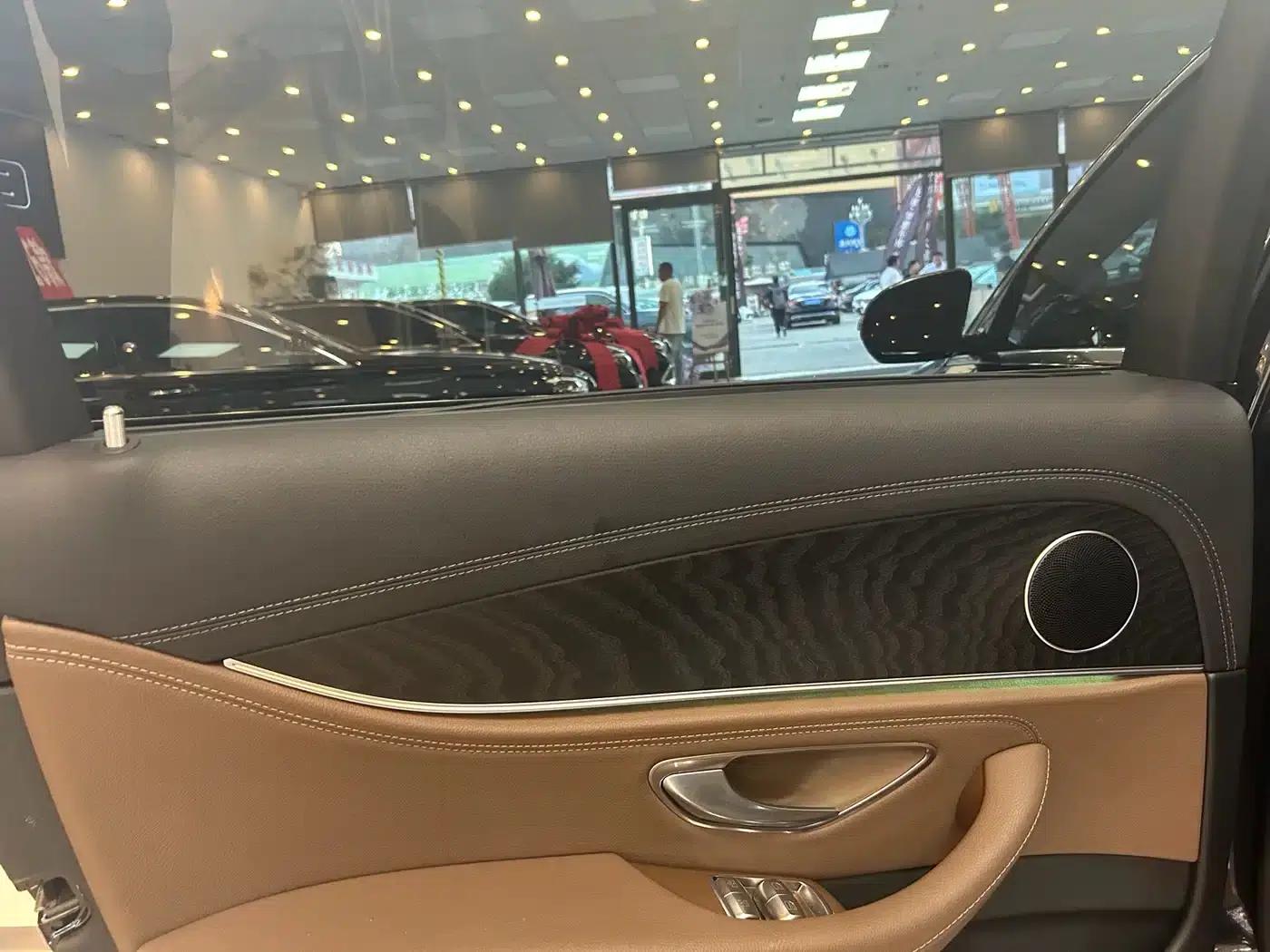 2016 Mercedes-Benz E-Class E 300 L Sport Luxury — миниатюра 8