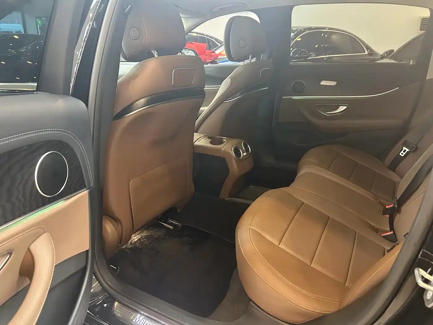 2016 Mercedes-Benz E-Class E 300 L Sport Luxury — миниатюра 9