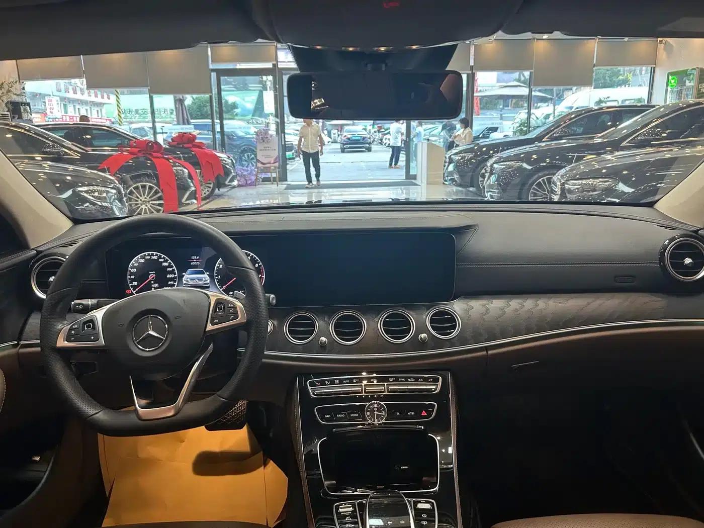 2016 Mercedes-Benz E-Class E 300 L Sport Luxury — миниатюра 10
