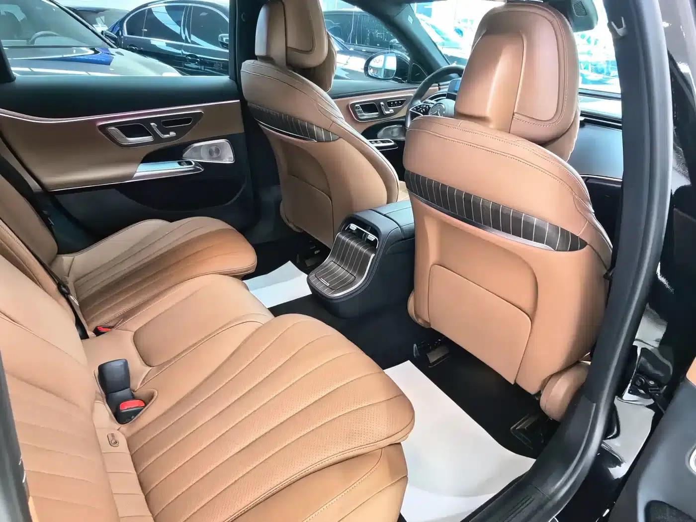 2024 Mercedes-Benz E-Class E 300 L Luxury — миниатюра 12