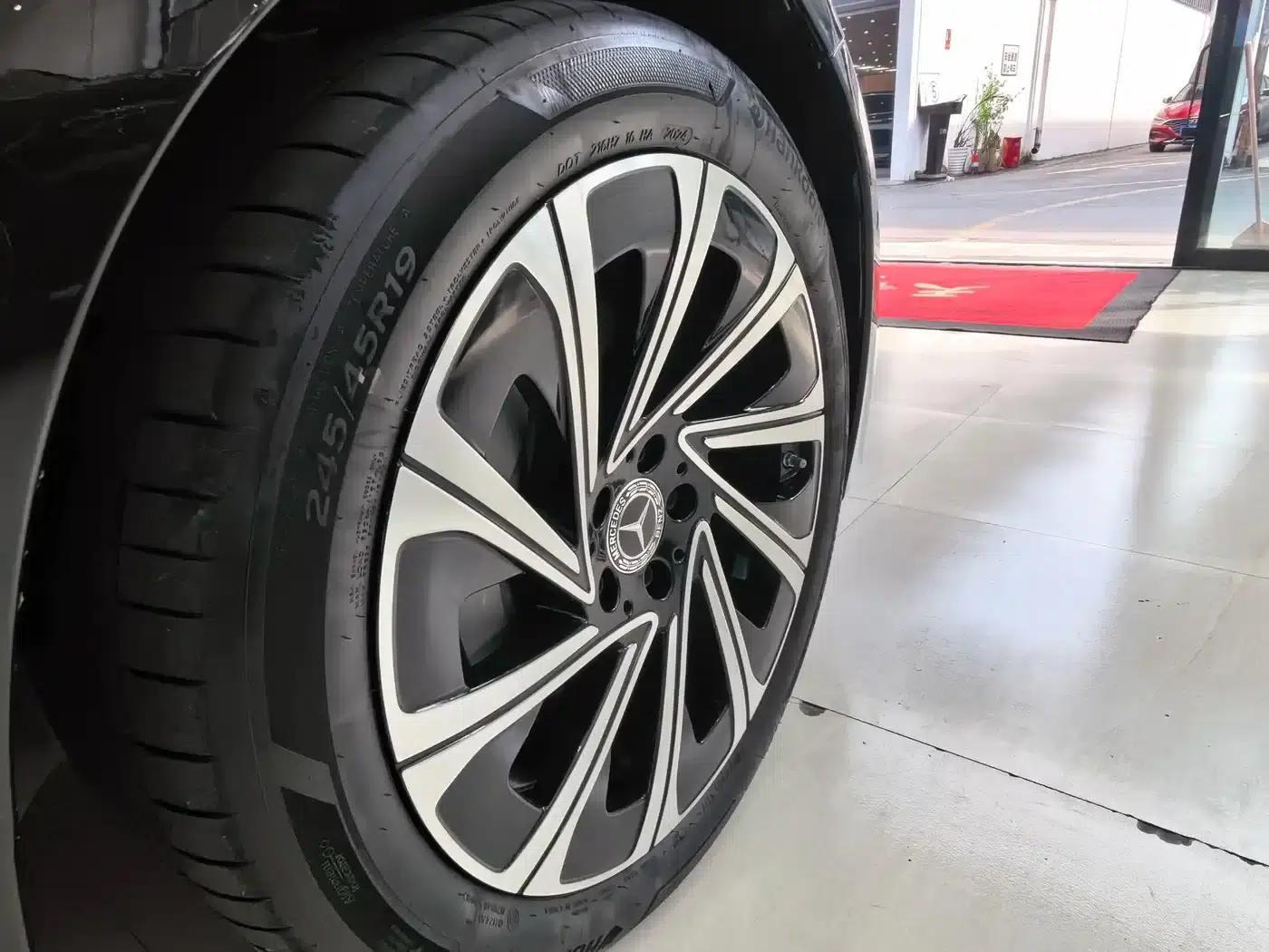2024 Mercedes-Benz E-Class E 300 L Luxury — миниатюра 20