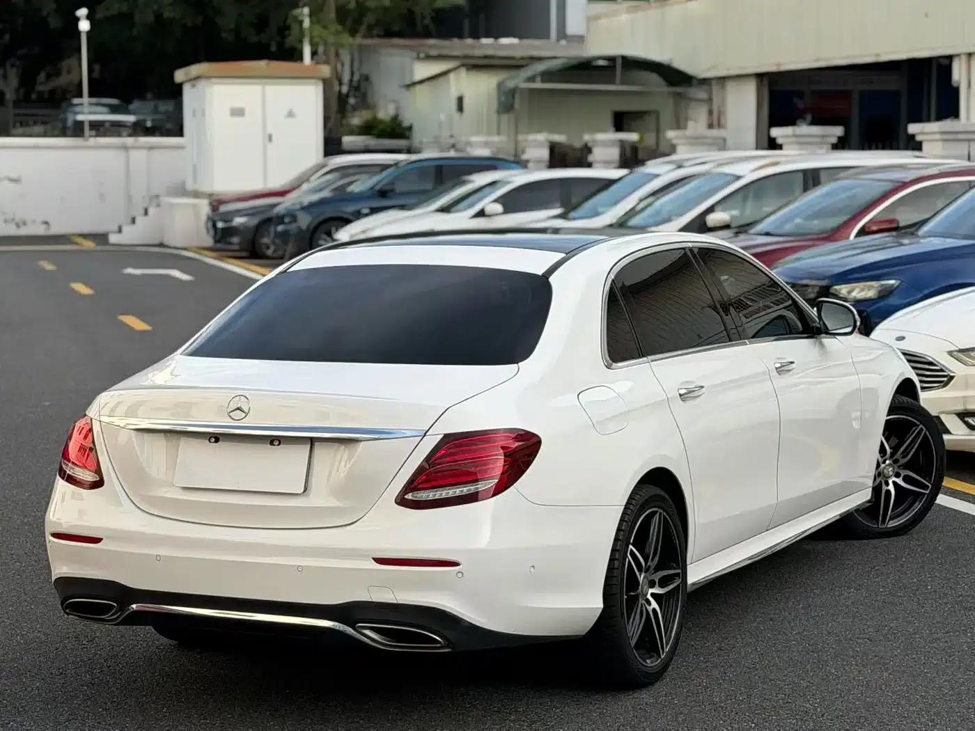 2016 Mercedes-Benz E-Class E 300 L Sport Luxury — миниатюра 8