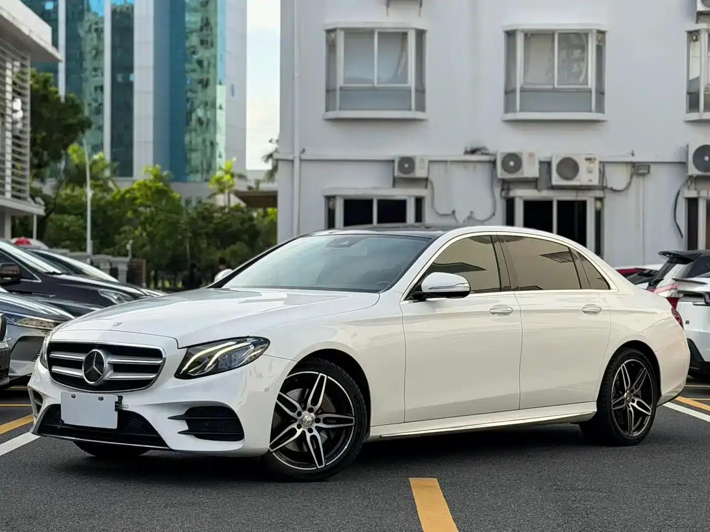 2016 Mercedes-Benz E-Class E 300 L Sport Luxury — миниатюра 9