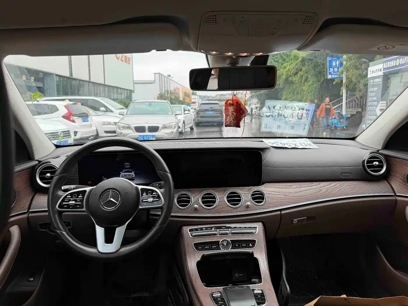 Mercedes-Benz E-Class 2020 E 300 L Fashion Edition — миниатюра 7