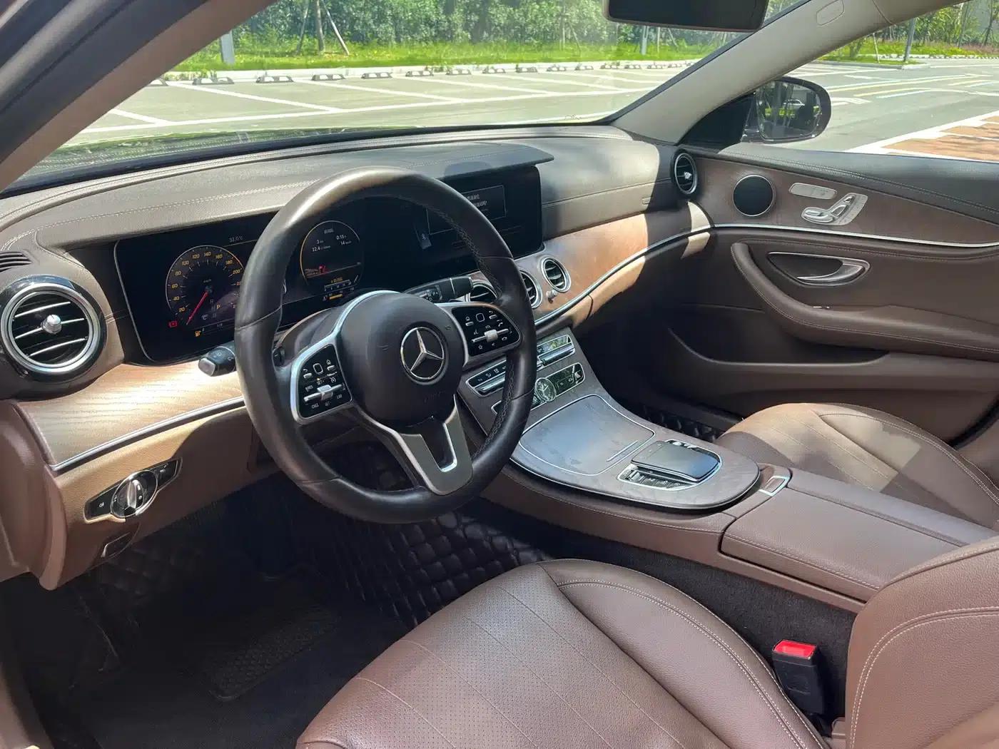 Mercedes-Benz E-Class 2019 E 300 L Fashion Edition — миниатюра 4