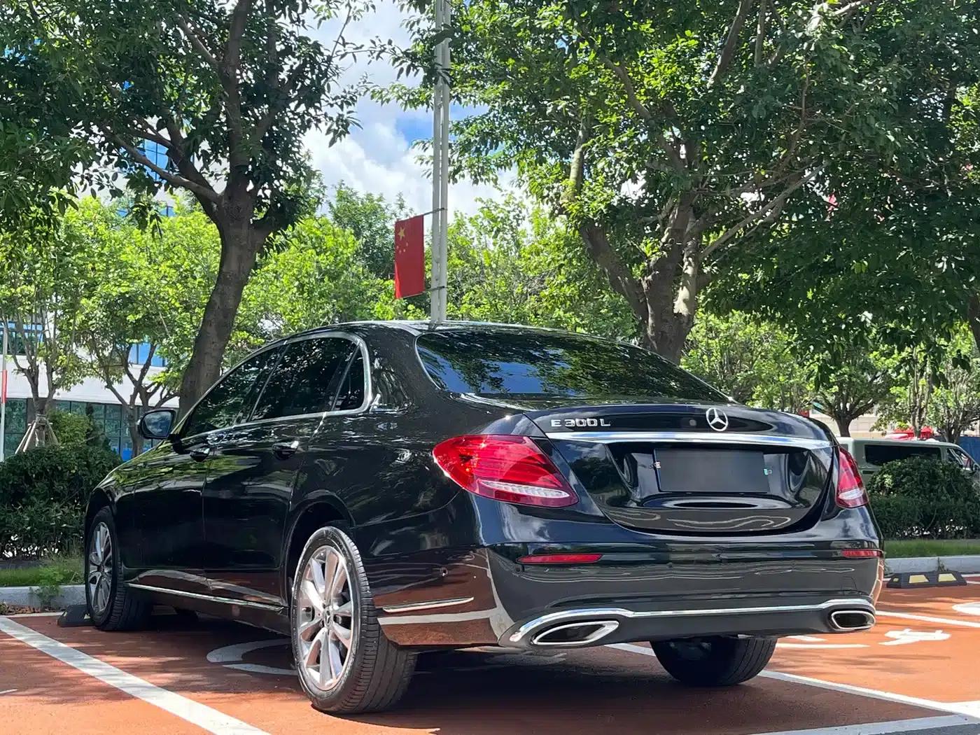 Mercedes-Benz E-Class 2019 E 300 L Fashion Edition — миниатюра 7