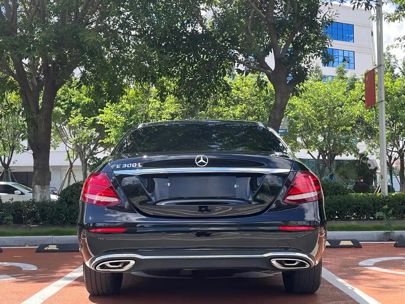 Mercedes-Benz E-Class 2019 E 300 L Fashion Edition — миниатюра 8
