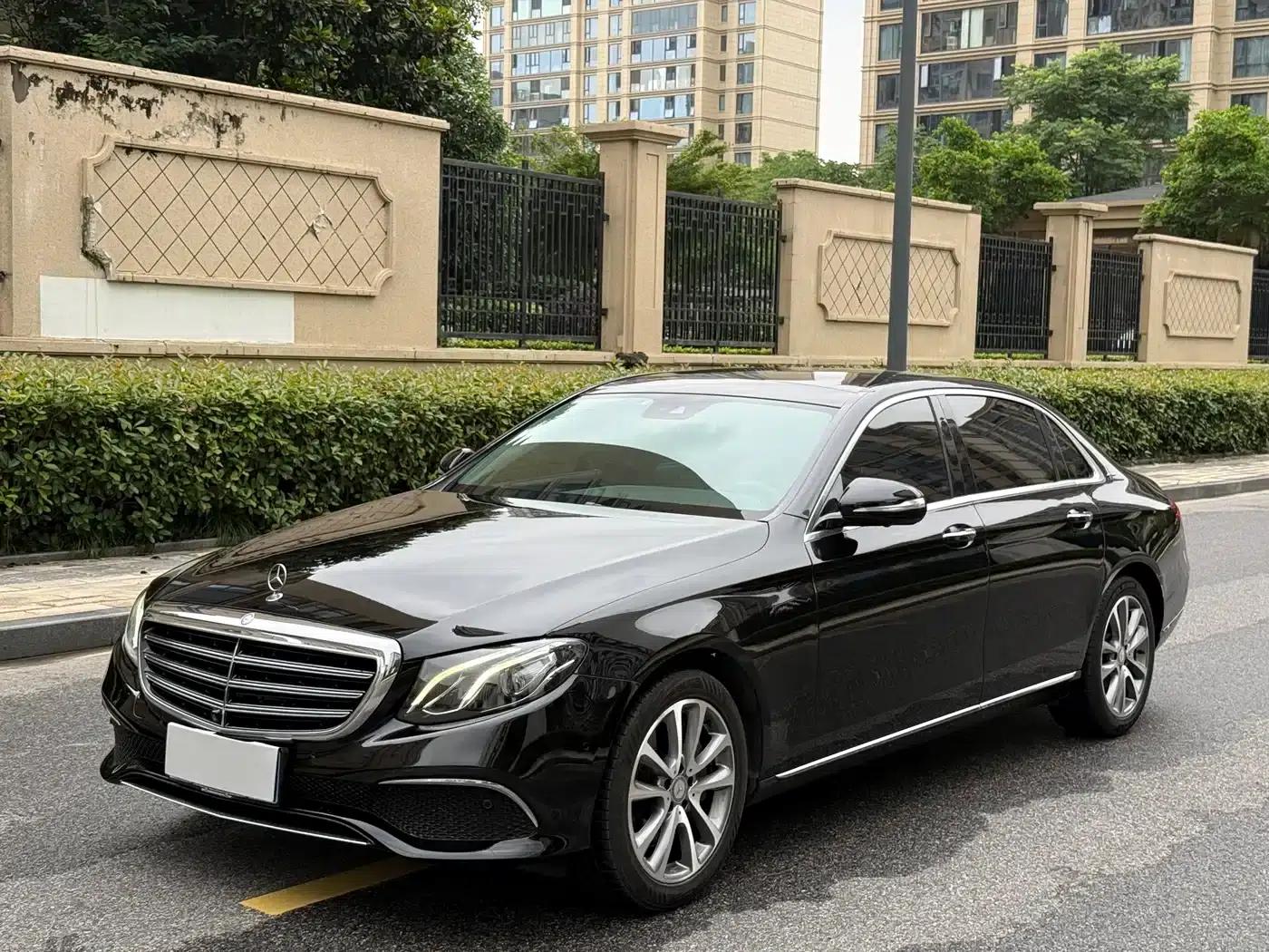 2017 Mercedes-Benz E-Class E 300 L Luxury — миниатюра 1