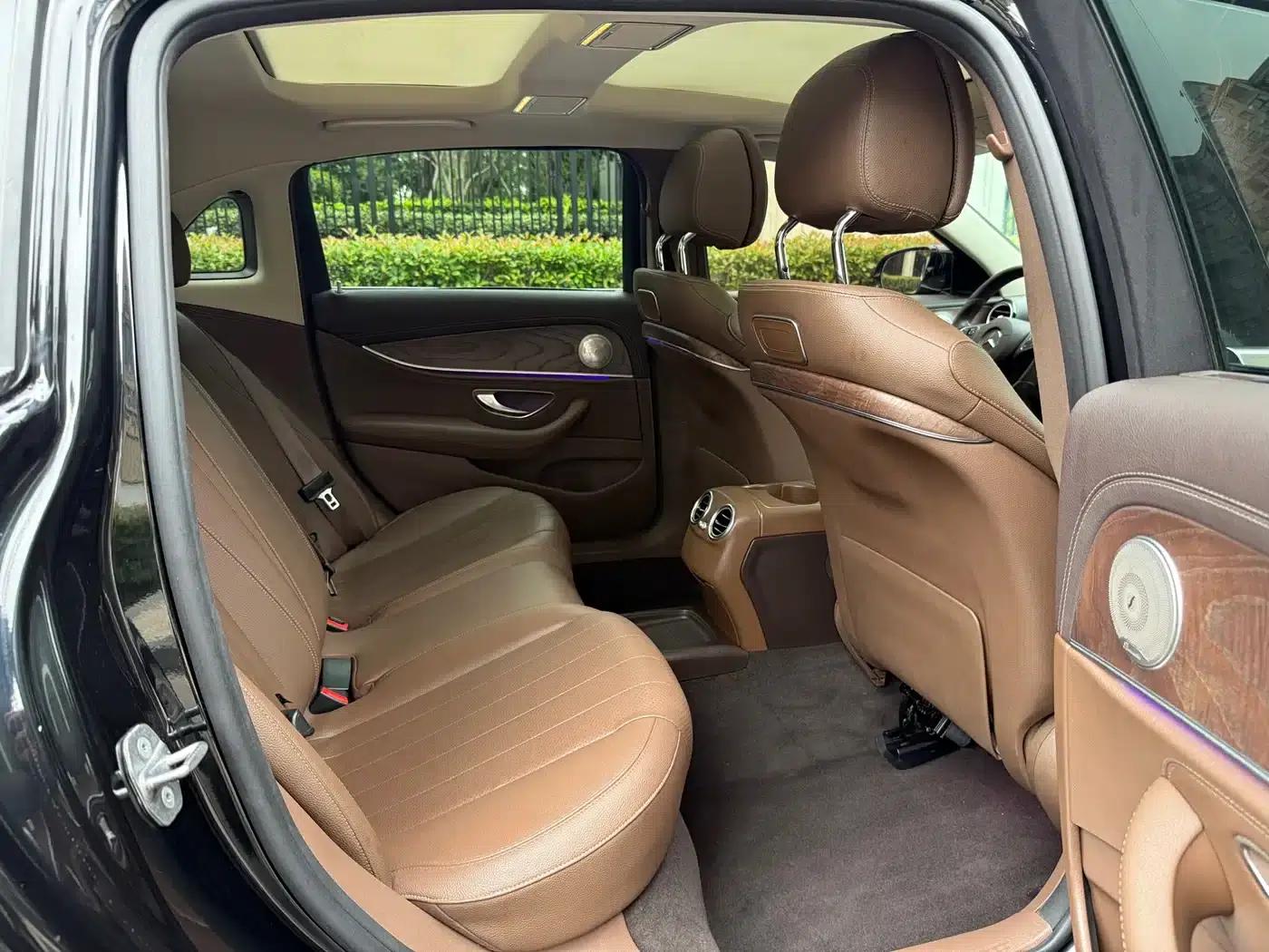 2017 Mercedes-Benz E-Class E 300 L Luxury — миниатюра 9
