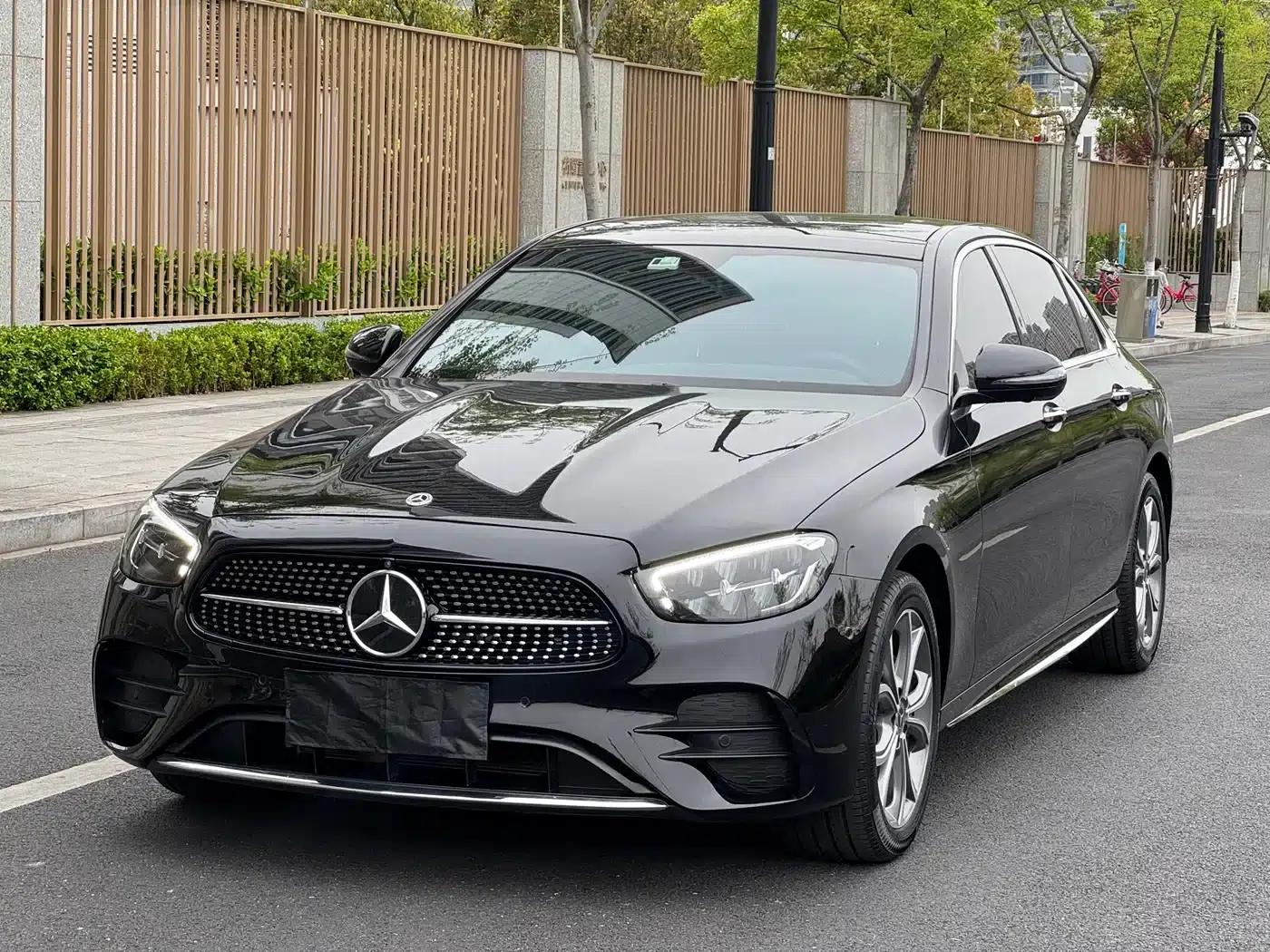 Mercedes-Benz E-Class 2022 E 300 L Sport Luxury — миниатюра 1