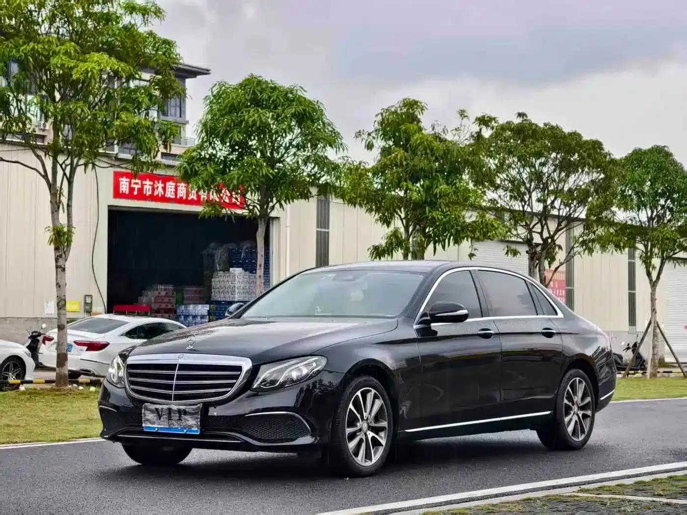 2016 Mercedes-Benz E-Class E 300 L Fashion Edition — миниатюра 1