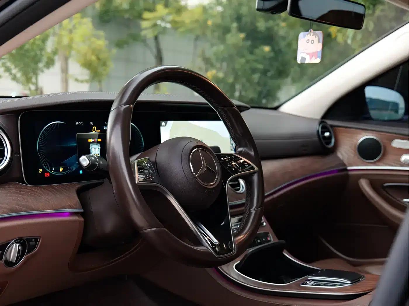 Mercedes-Benz E-Class 2022 Facelift E 300 L Fashion Model — миниатюра 13