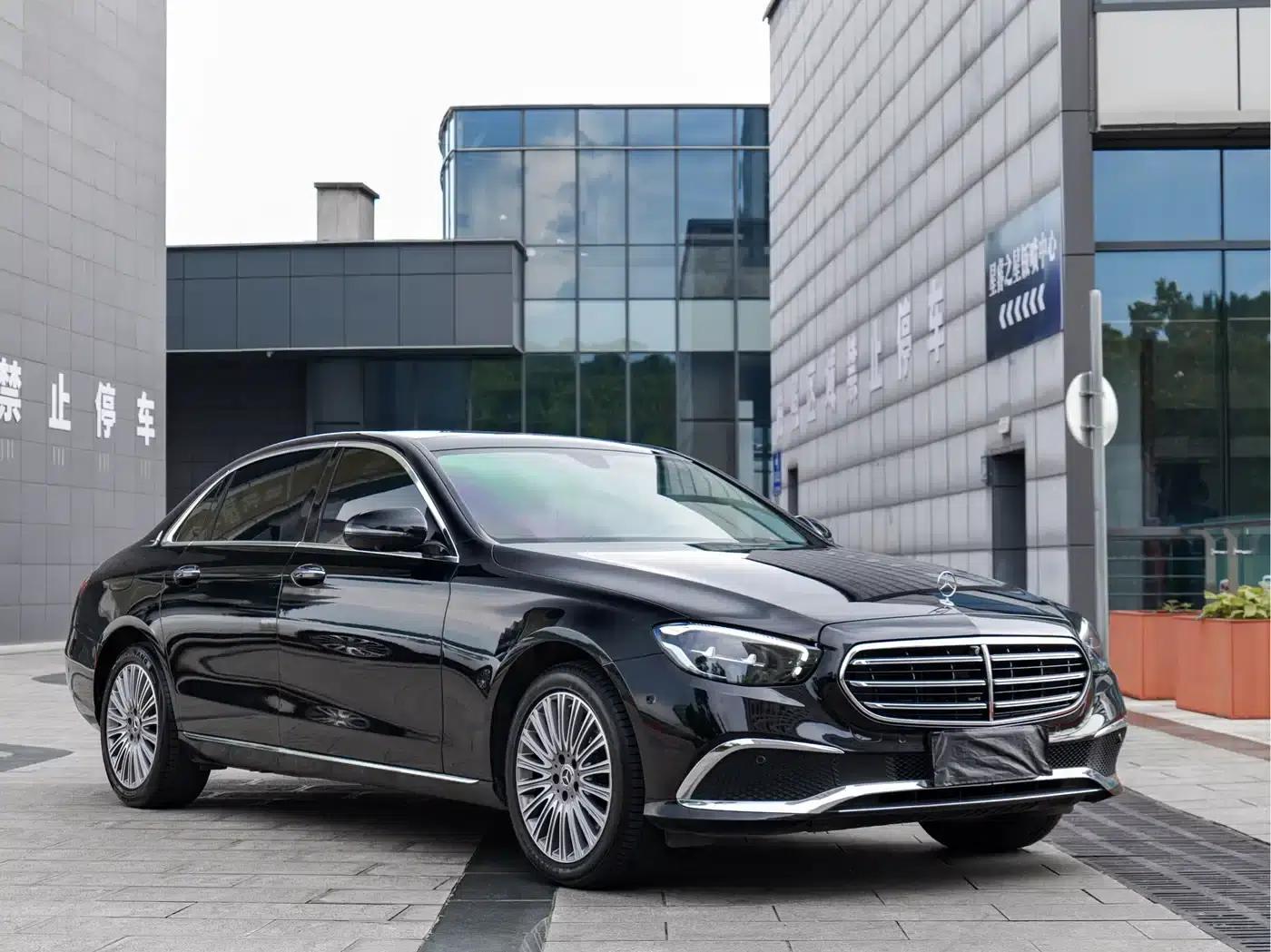 Mercedes-Benz E-Class 2022 Facelift E 300 L Fashion Model — миниатюра 3