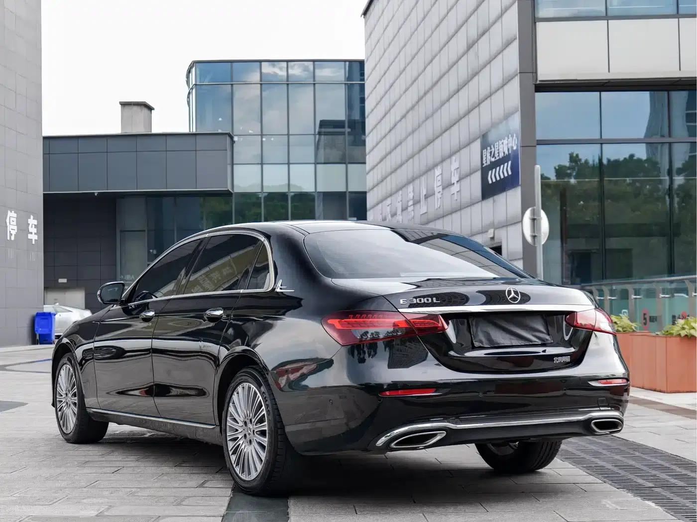 Mercedes-Benz E-Class 2022 Facelift E 300 L Fashion Model — миниатюра 4