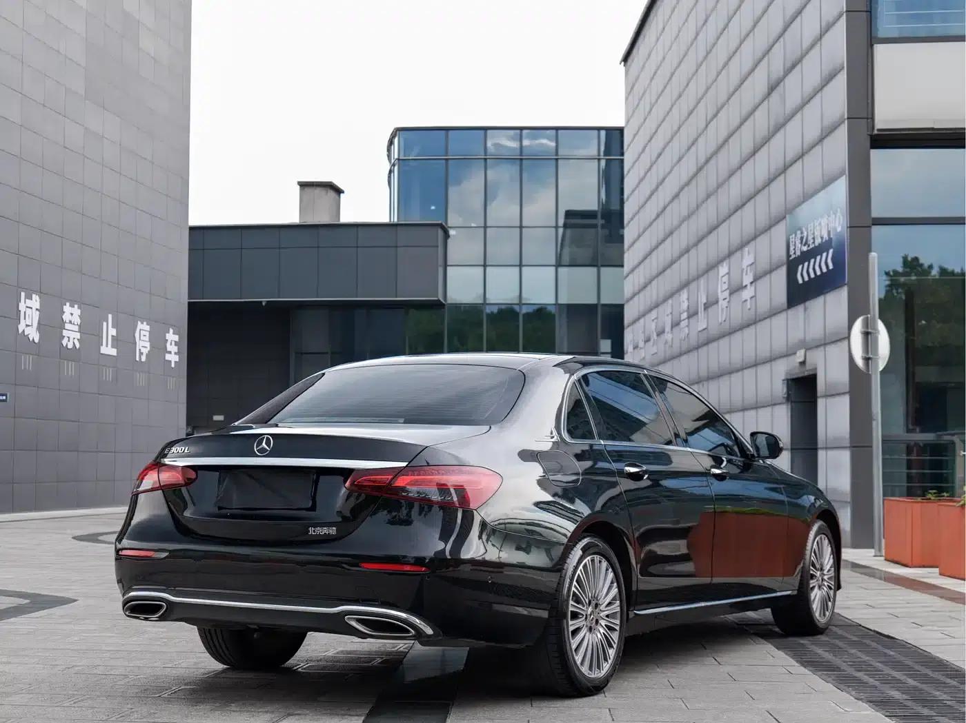 Mercedes-Benz E-Class 2022 Facelift E 300 L Fashion Model — миниатюра 6