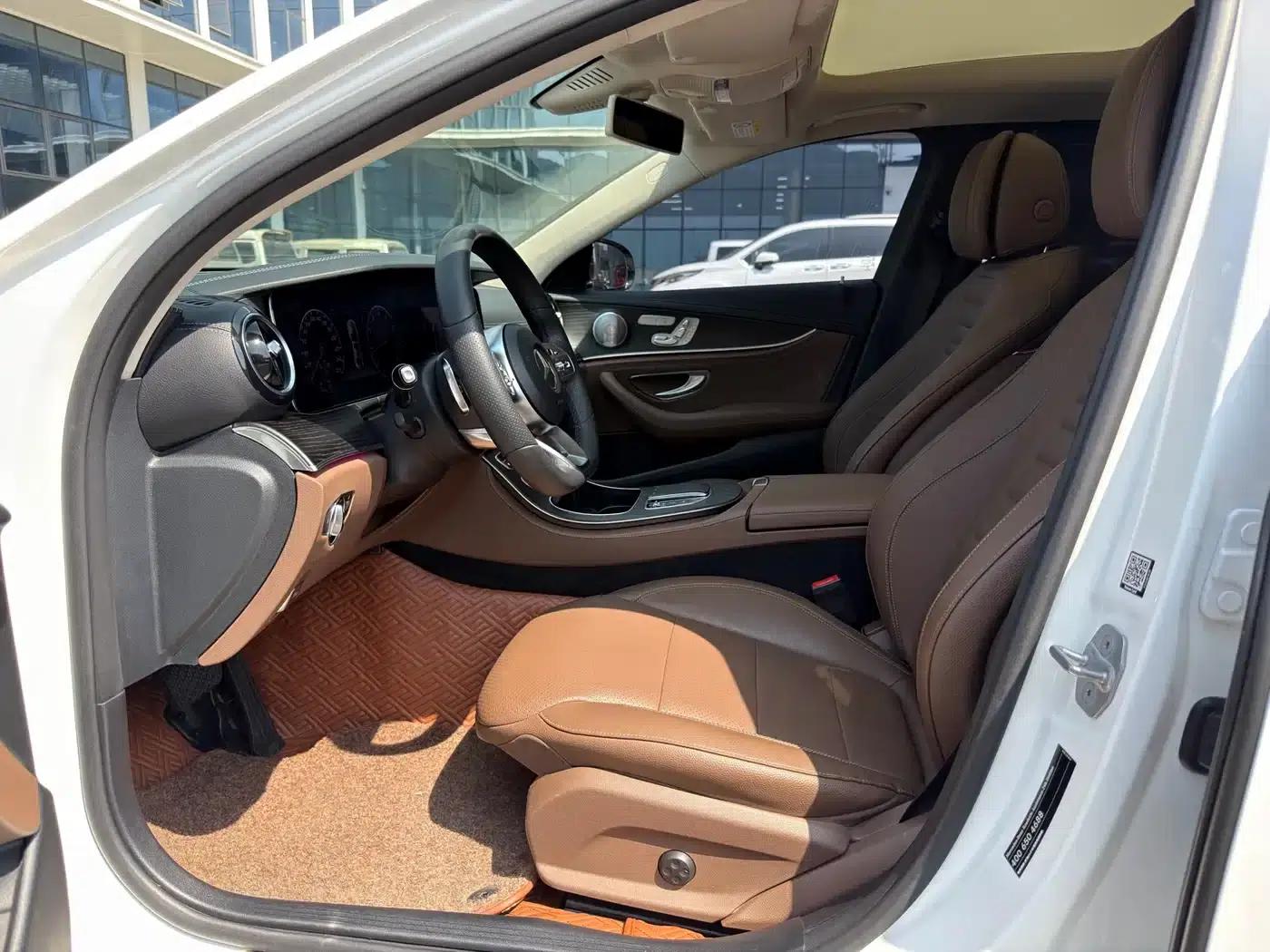 Mercedes-Benz E-Class 2019 Facelift E 300 L Sport Luxury — миниатюра 4