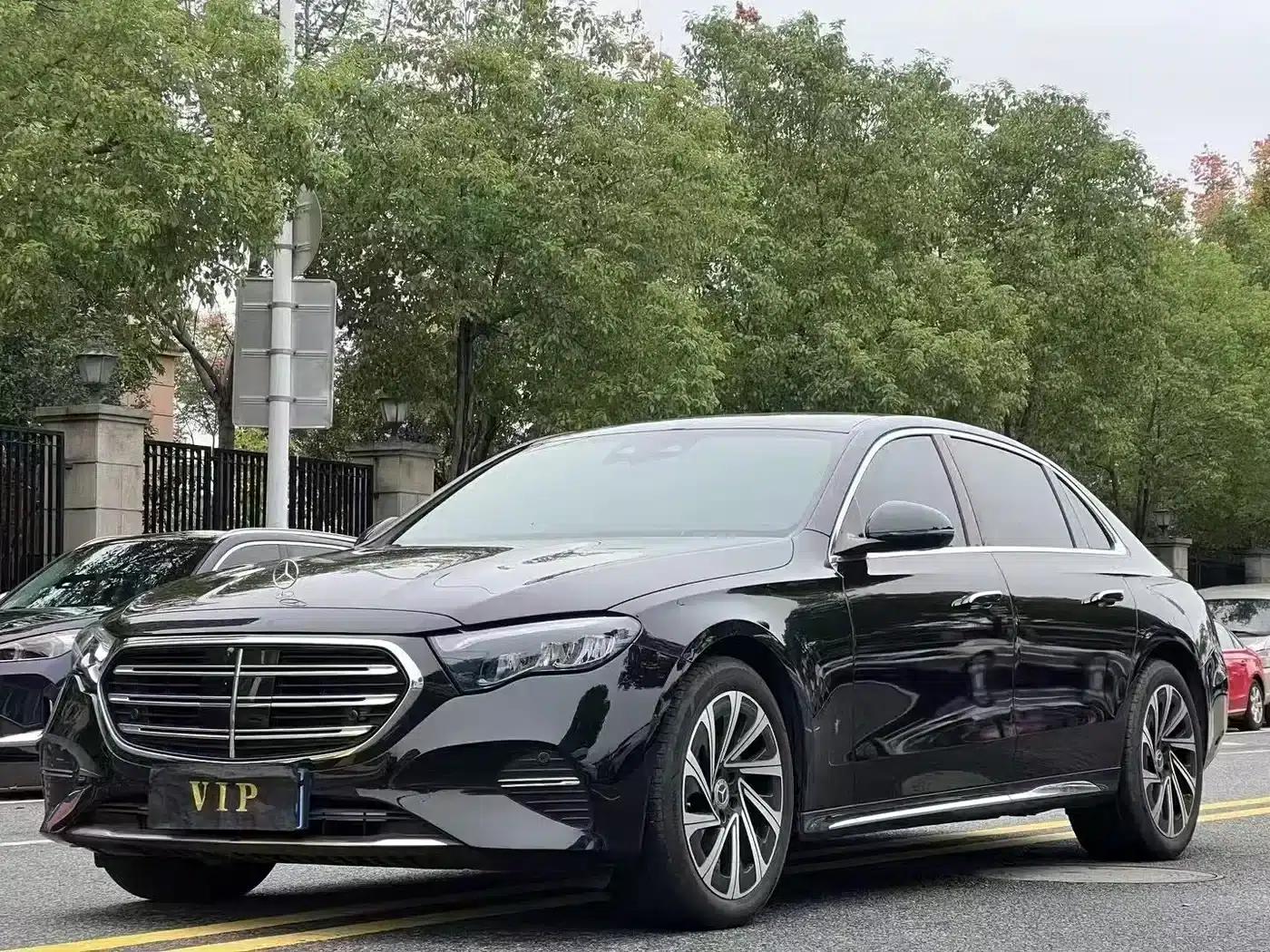 2025 Mercedes-Benz E-Class E 300 L Luxury — миниатюра 1